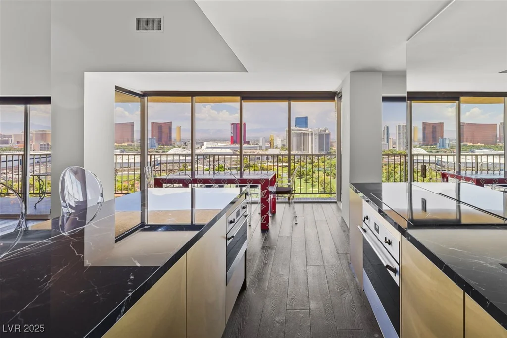 3111 Bel Air, Las Vegas, NV 89109
