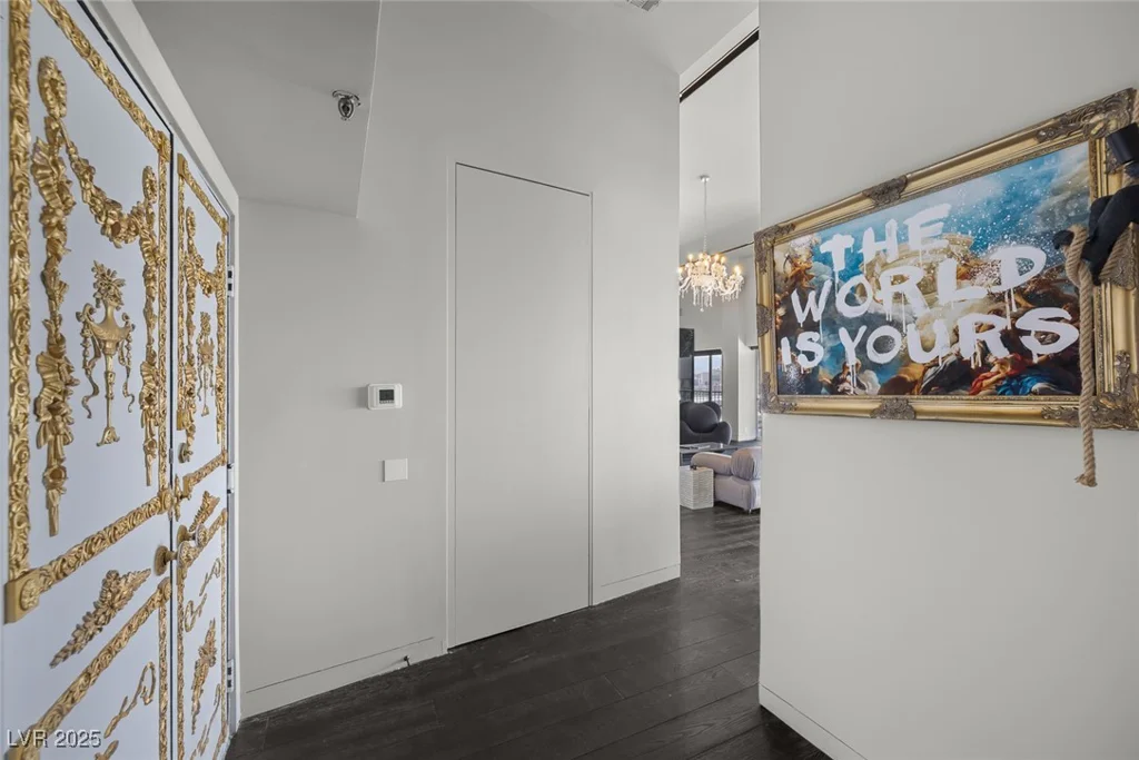 3111 Bel Air, Las Vegas, NV 89109