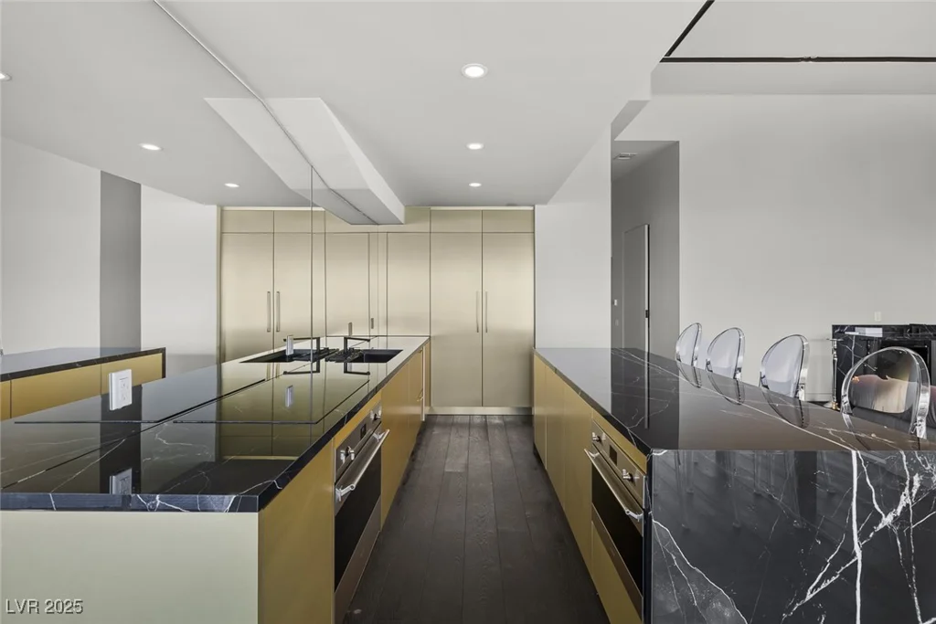 3111 Bel Air, Las Vegas, NV 89109