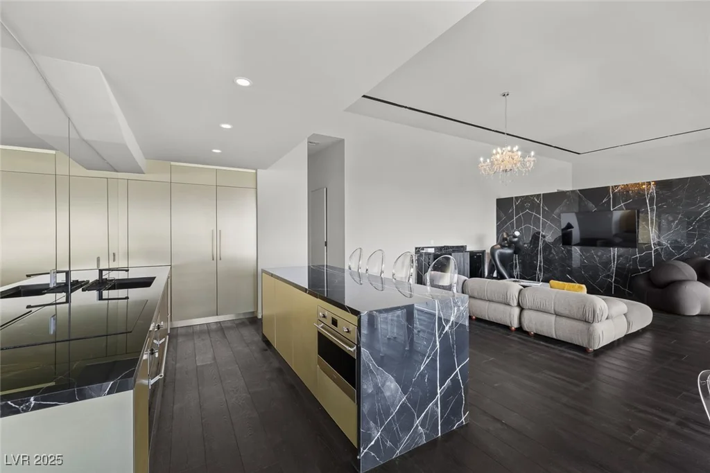 3111 Bel Air, Las Vegas, NV 89109