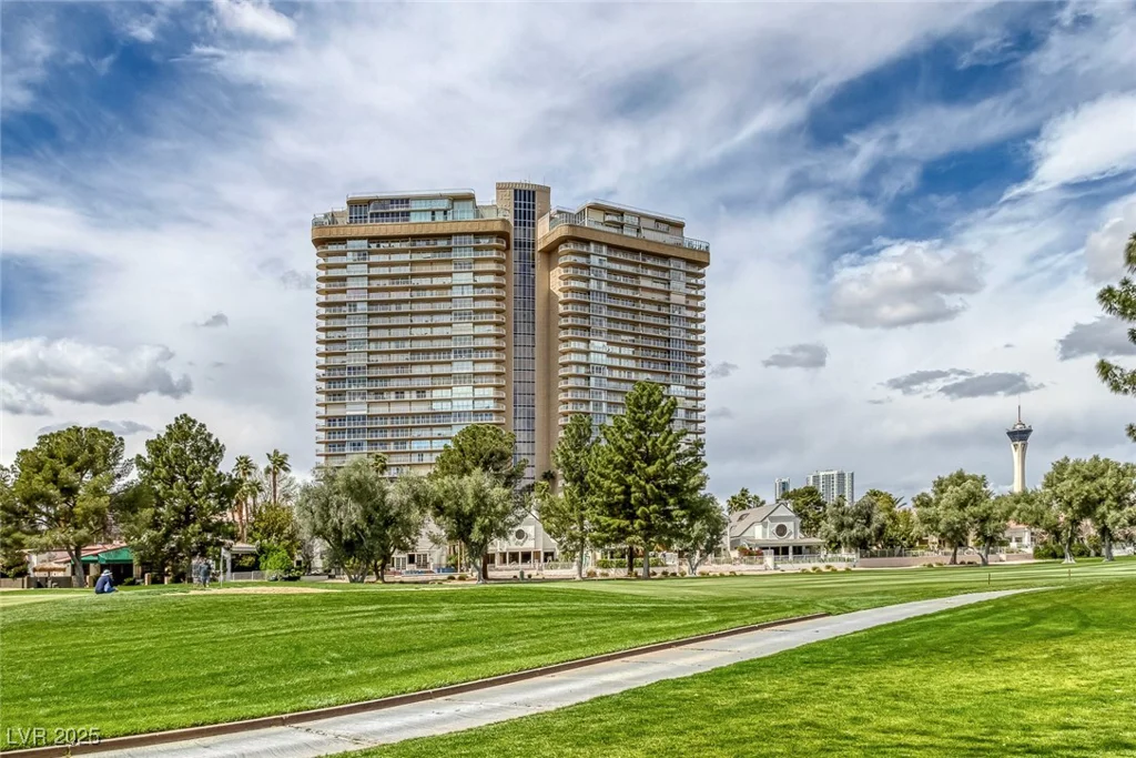 3111 Bel Air, Las Vegas, NV 89109