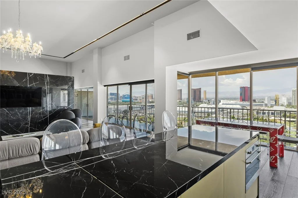 3111 Bel Air, Las Vegas, NV 89109