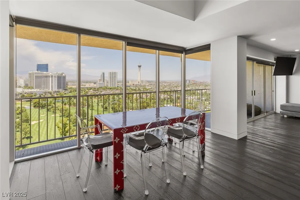 3111 Bel Air, Las Vegas, NV 89109