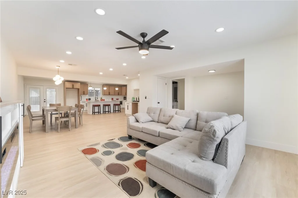 4237 Twain, Las Vegas, NV 89121