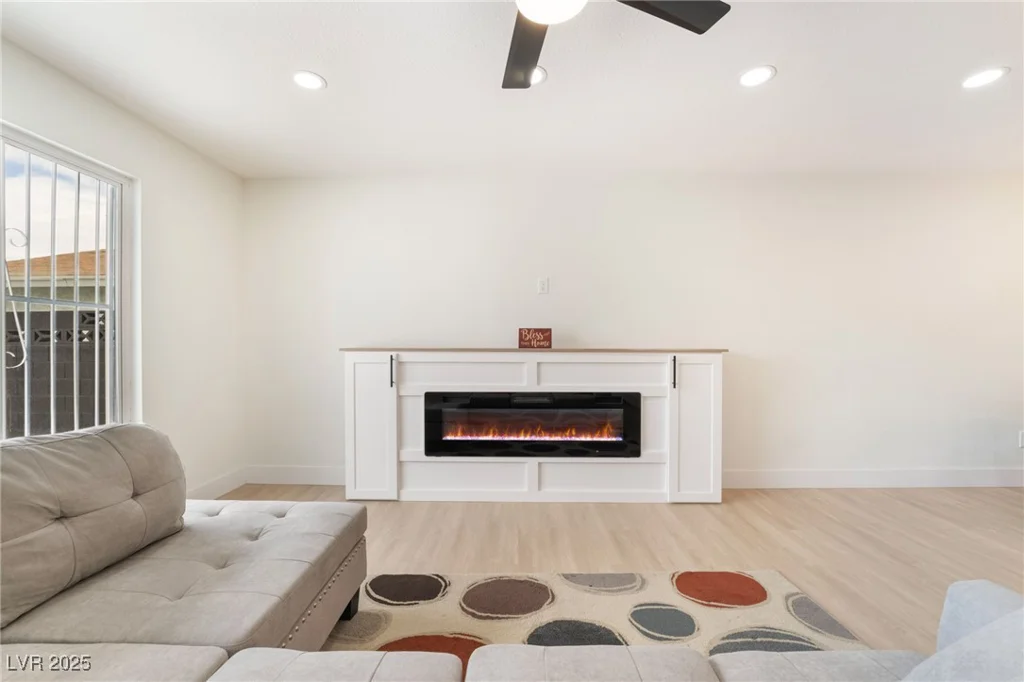 4237 Twain, Las Vegas, NV 89121