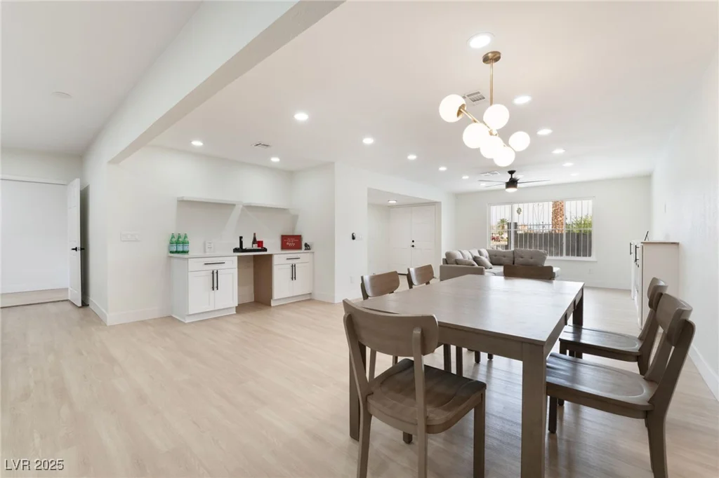4237 Twain, Las Vegas, NV 89121