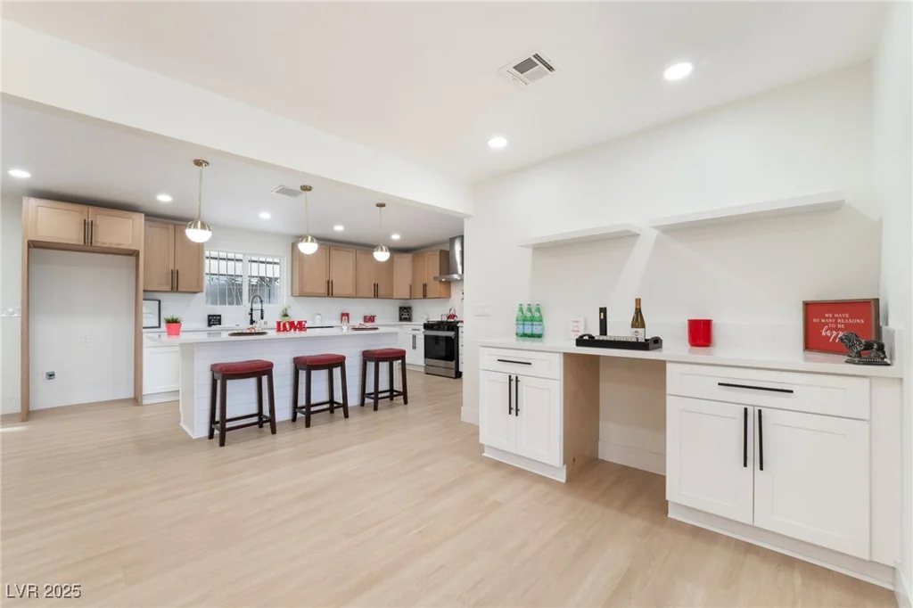 4237 Twain, Las Vegas, NV 89121
