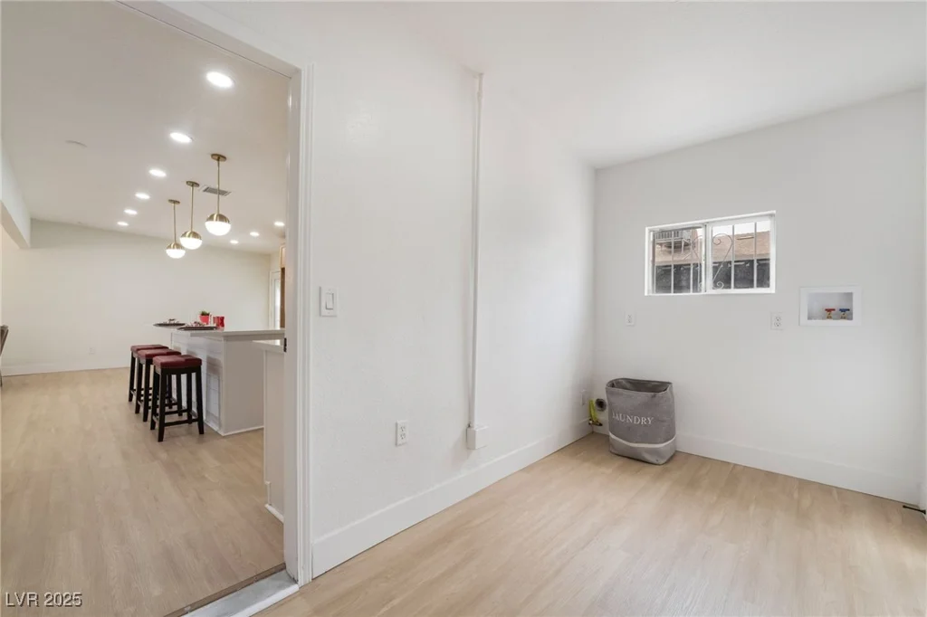 4237 Twain, Las Vegas, NV 89121