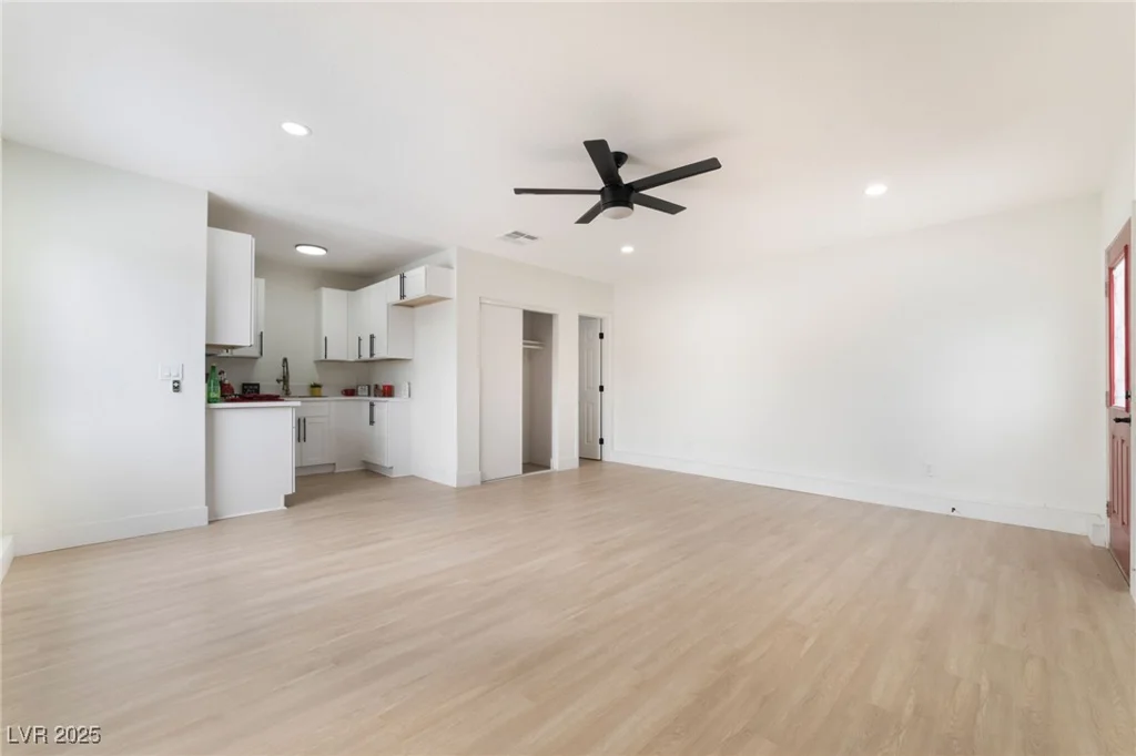 4237 Twain, Las Vegas, NV 89121