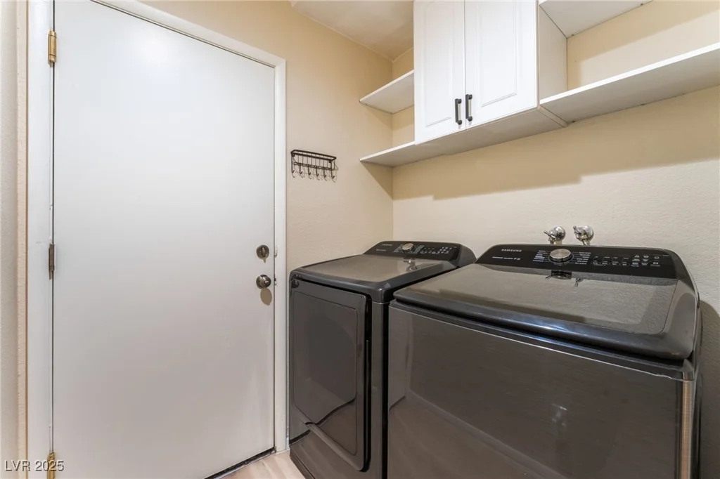 5725 Cedar, Las Vegas, NV 89110