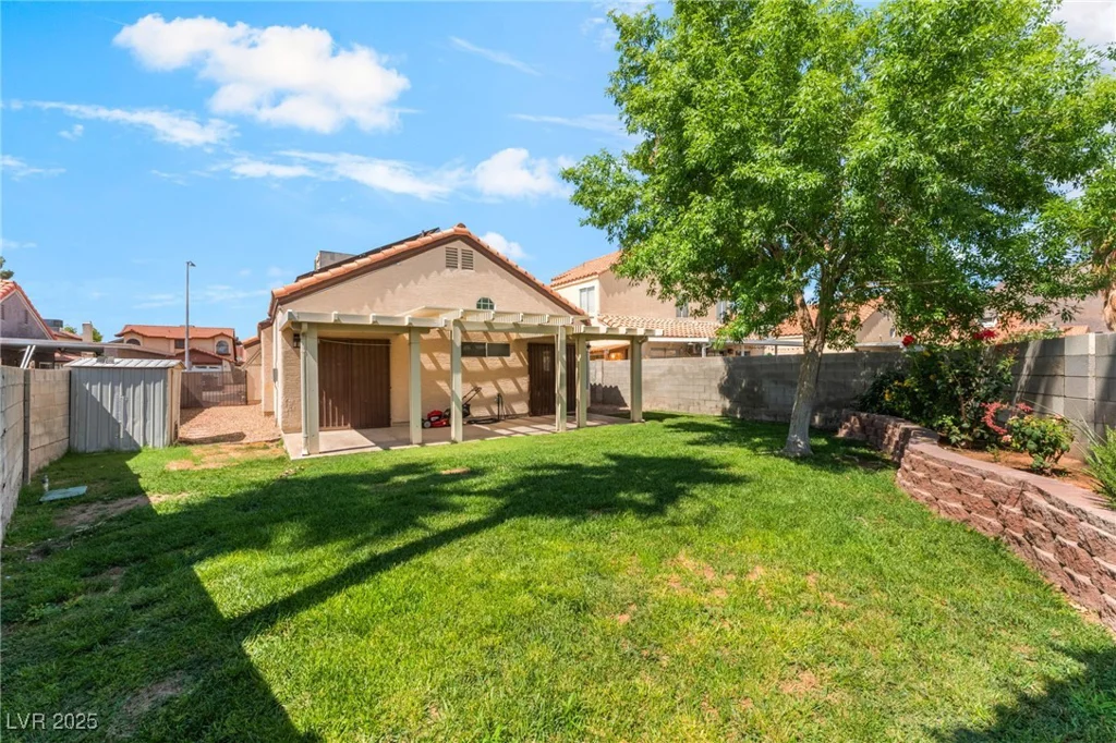 5725 Cedar, Las Vegas, NV 89110
