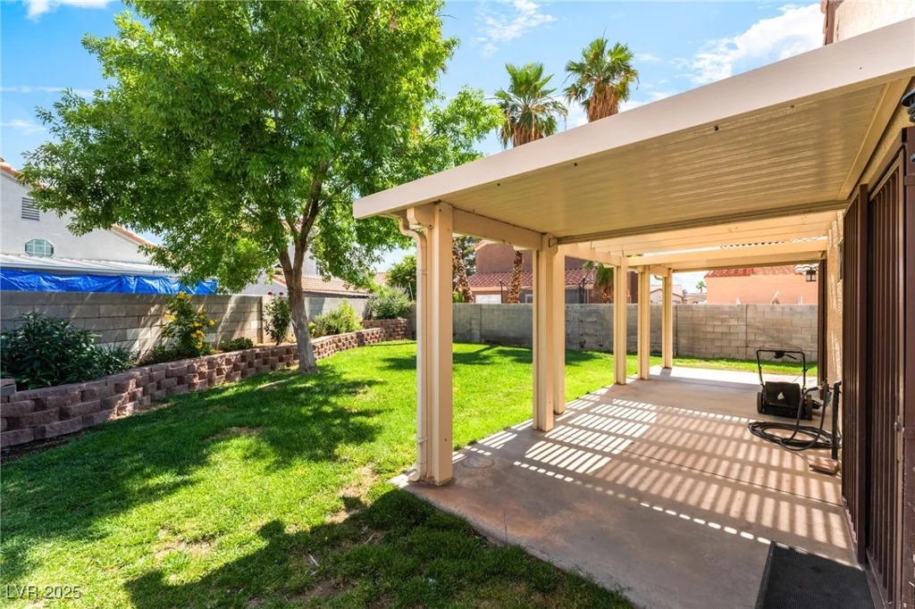 5725 Cedar, Las Vegas, NV 89110