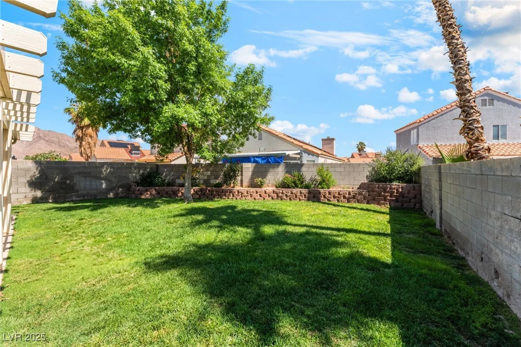 5725 Cedar, Las Vegas, NV 89110
