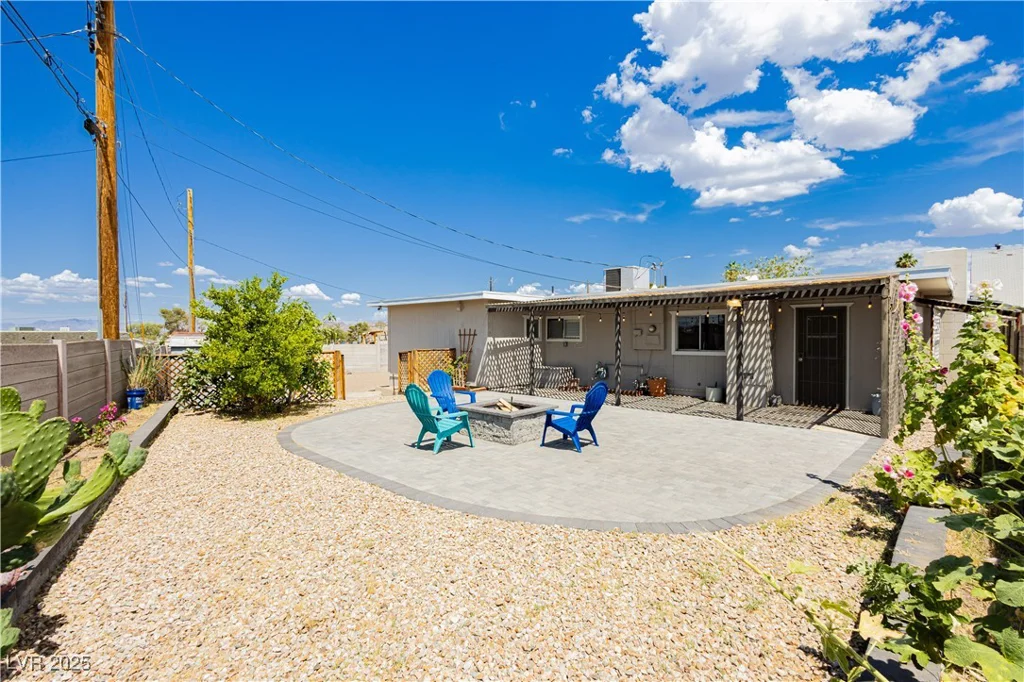 67 Oklahoma, Henderson, NV 89015