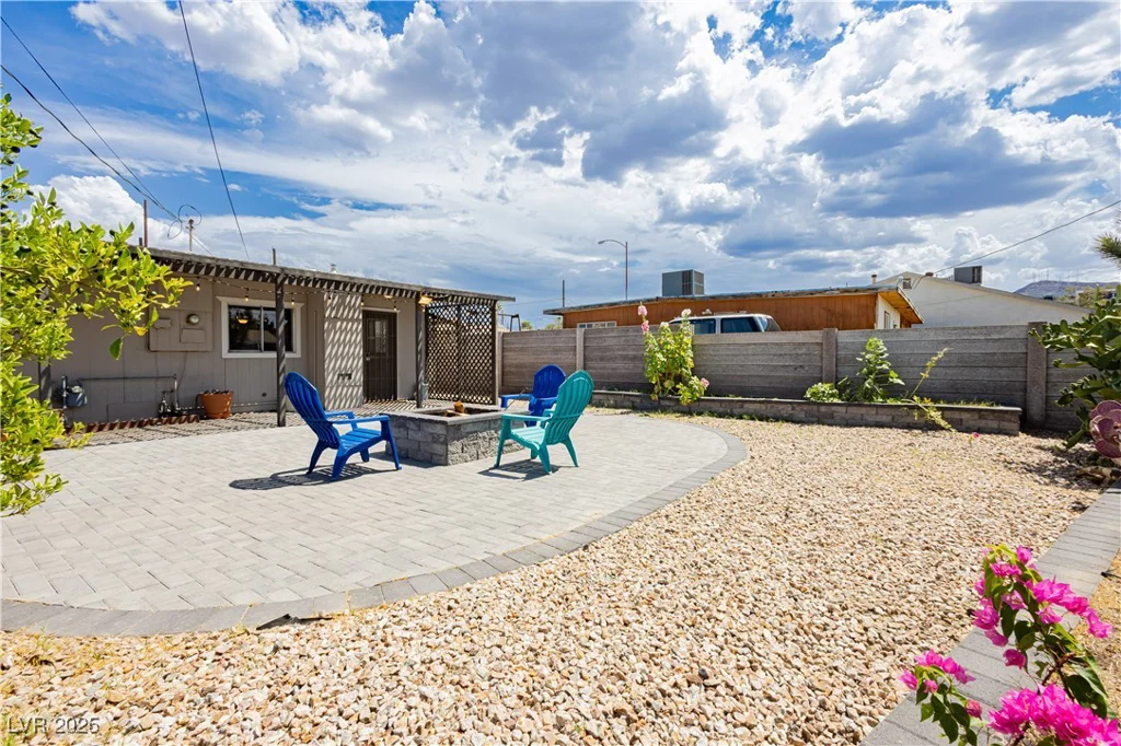 67 Oklahoma, Henderson, NV 89015