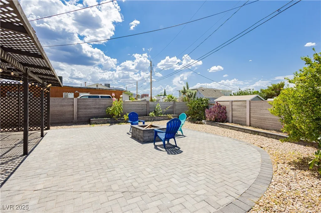 67 Oklahoma, Henderson, NV 89015