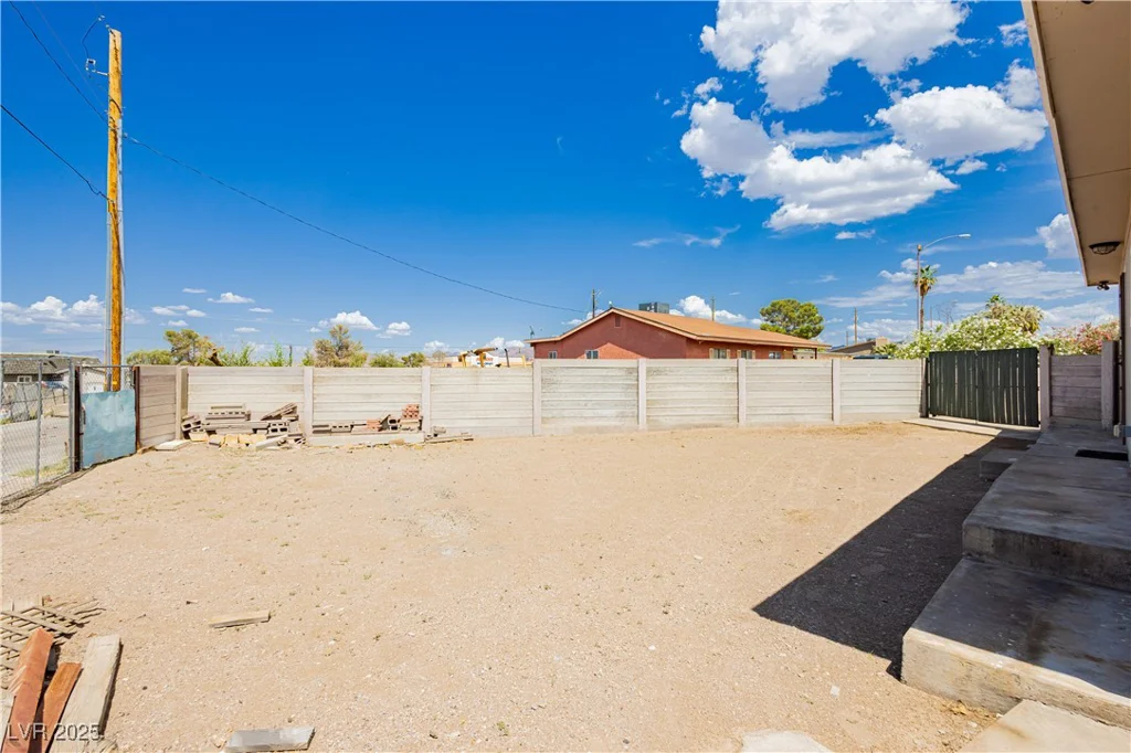 67 Oklahoma, Henderson, NV 89015