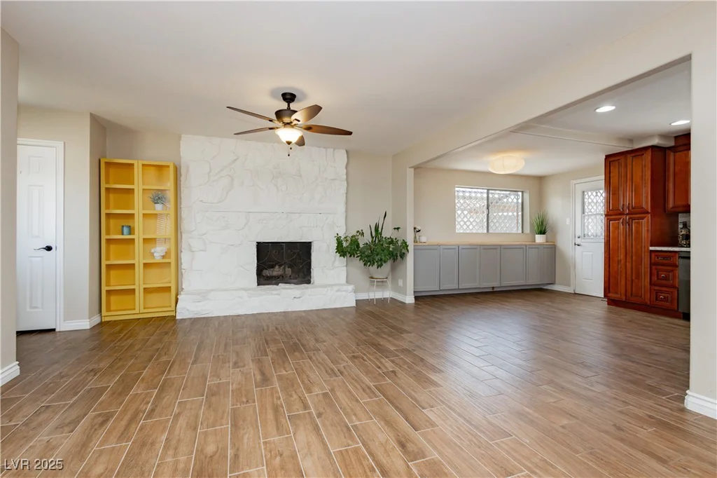 67 Oklahoma, Henderson, NV 89015