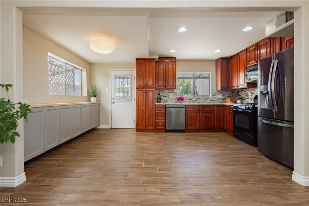 67 Oklahoma, Henderson, NV 89015