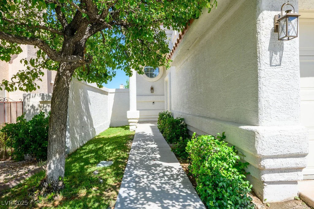 2316 Pine Bluff, Las Vegas, NV 89134