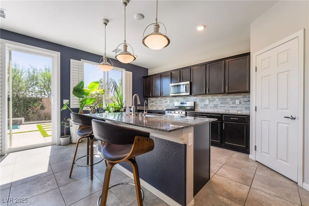 7732 Bandon Cliffs, North Las Vegas, NV 89084