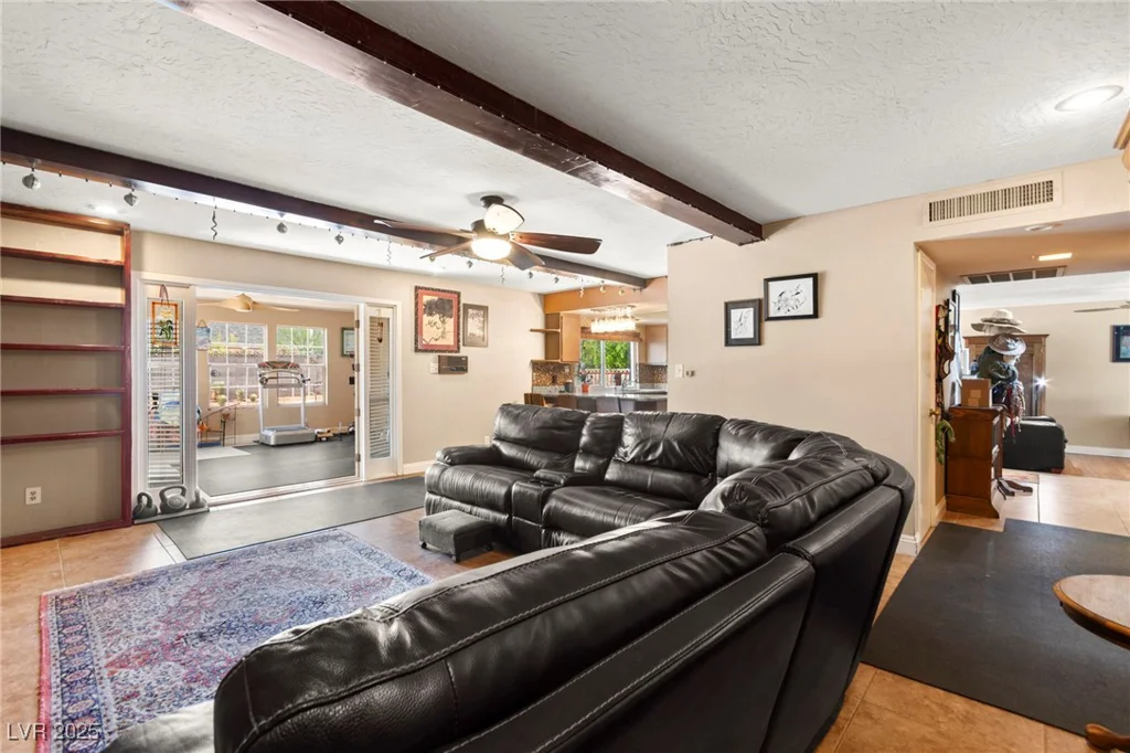 6612 Elton, Las Vegas, NV 89107