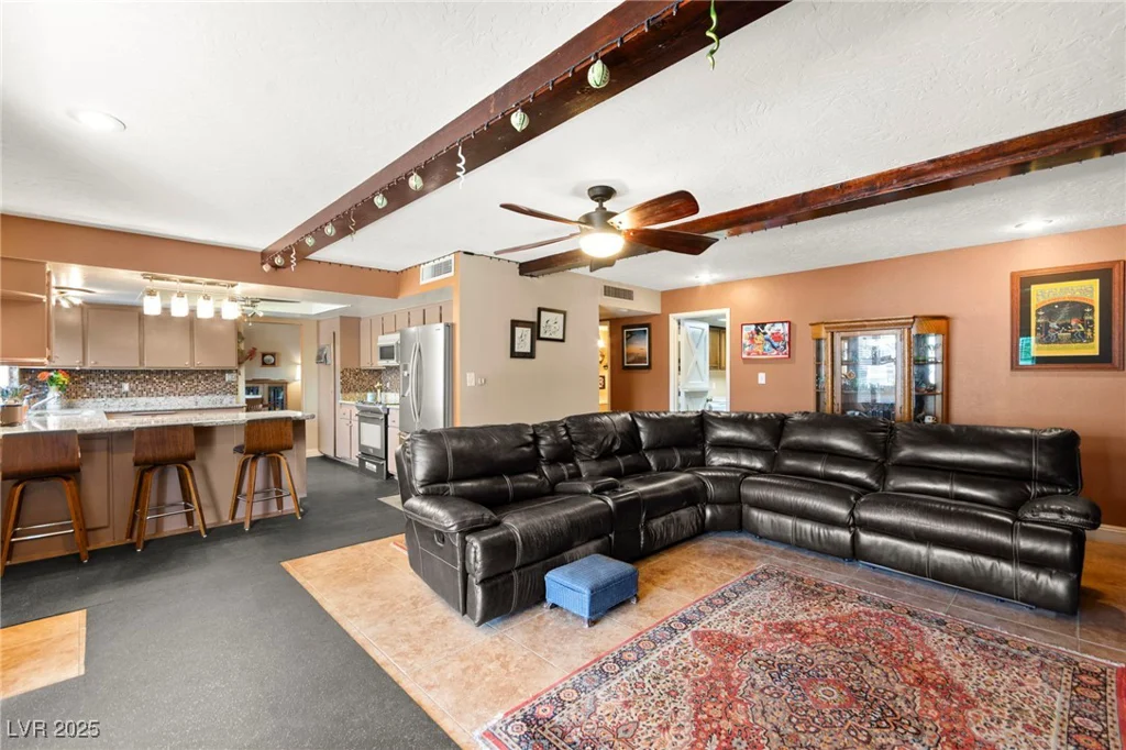 6612 Elton, Las Vegas, NV 89107