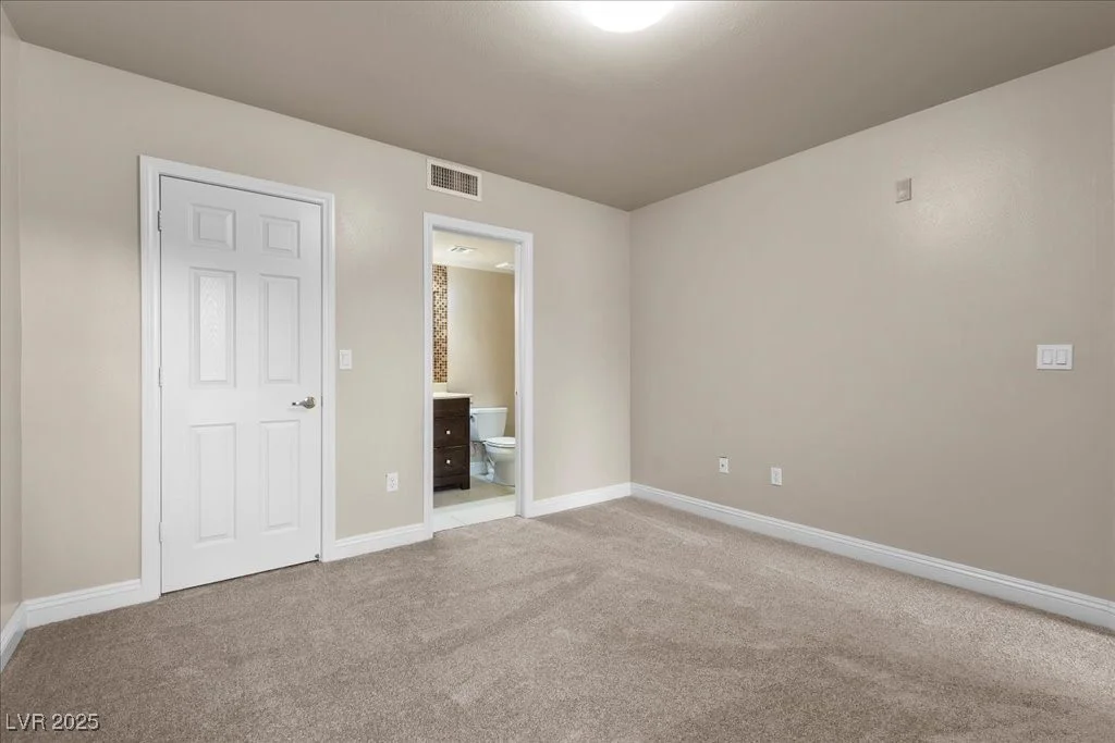 8000 Badura, Las Vegas, NV 89113