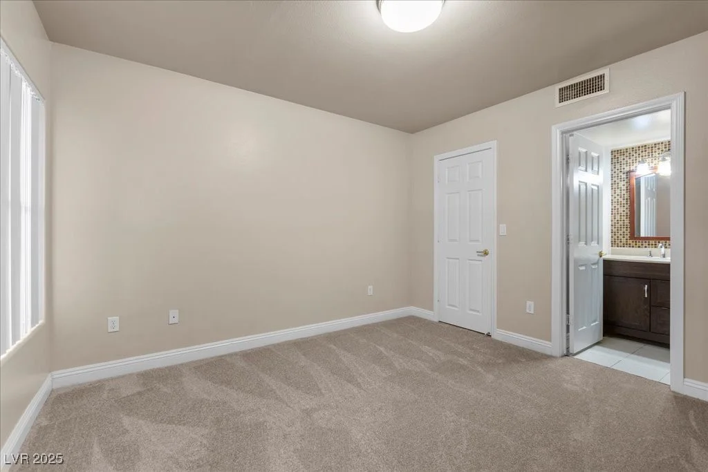 8000 Badura, Las Vegas, NV 89113