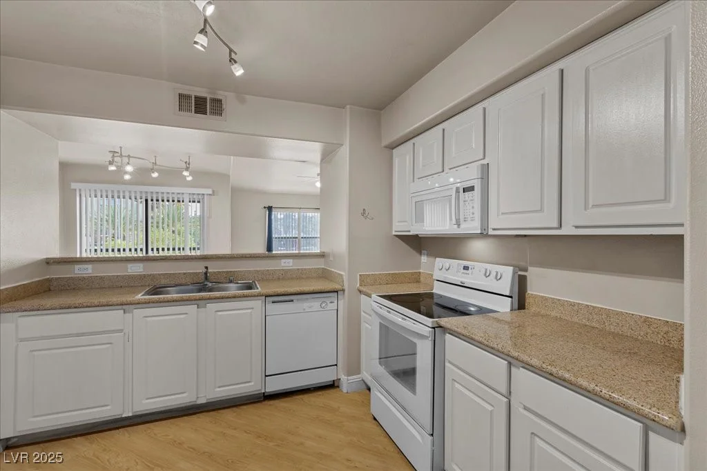8000 Badura, Las Vegas, NV 89113