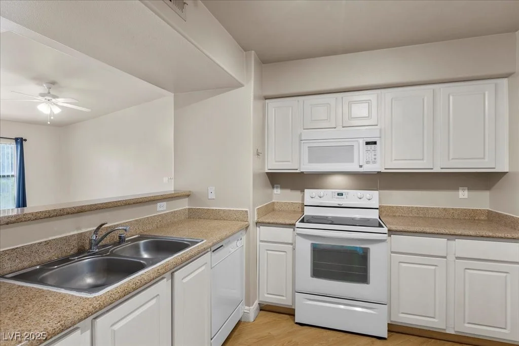 8000 Badura, Las Vegas, NV 89113