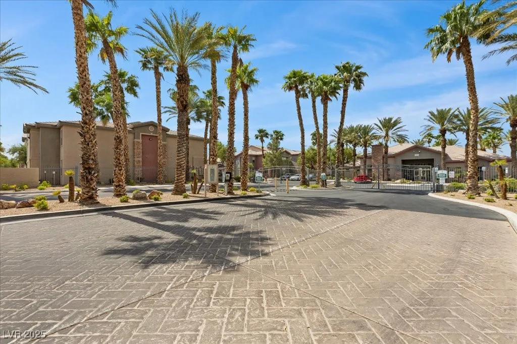 8000 Badura, Las Vegas, NV 89113