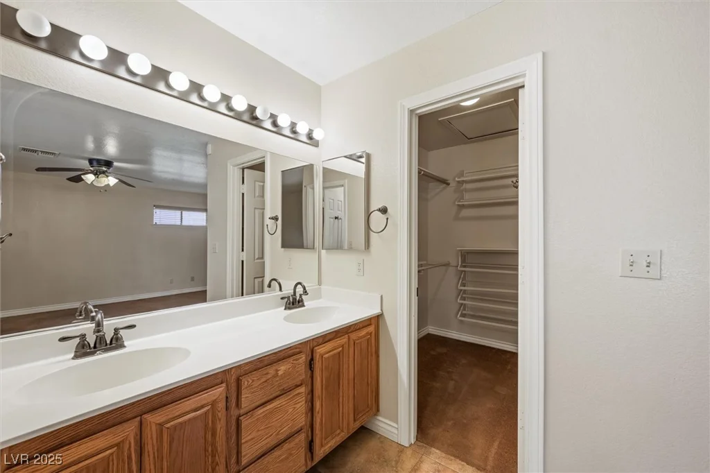 1929 Stonington, Las Vegas, NV 89108