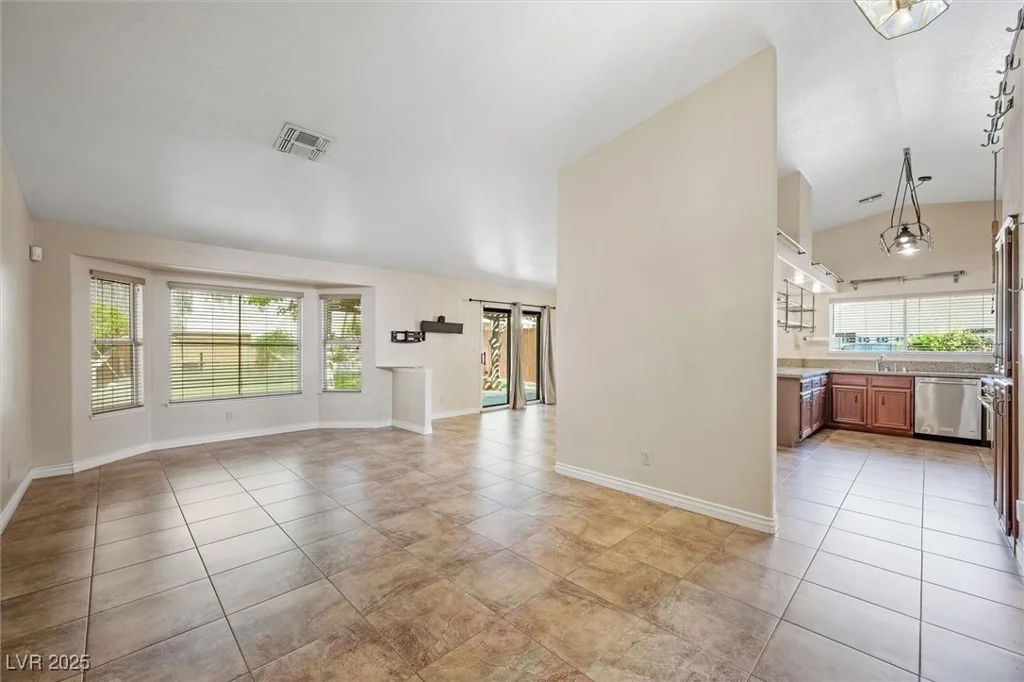 1929 Stonington, Las Vegas, NV 89108