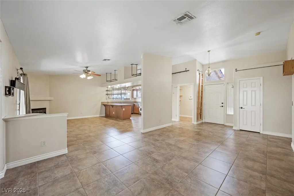 1929 Stonington, Las Vegas, NV 89108
