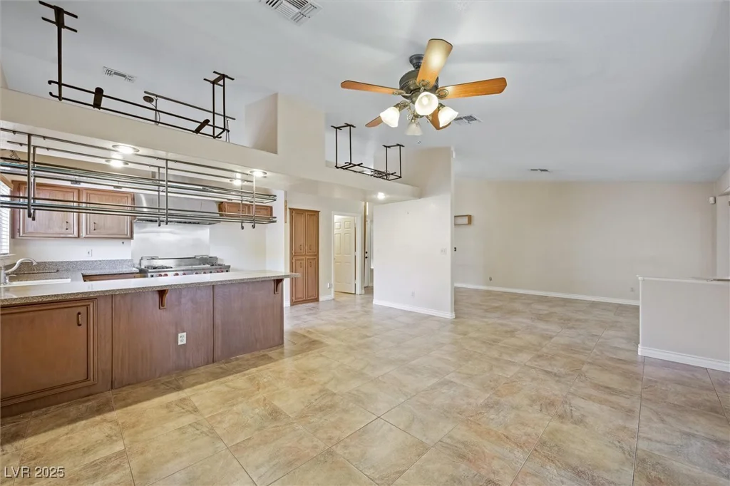 1929 Stonington, Las Vegas, NV 89108