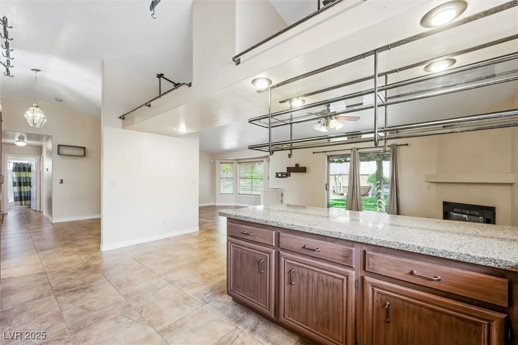 1929 Stonington, Las Vegas, NV 89108