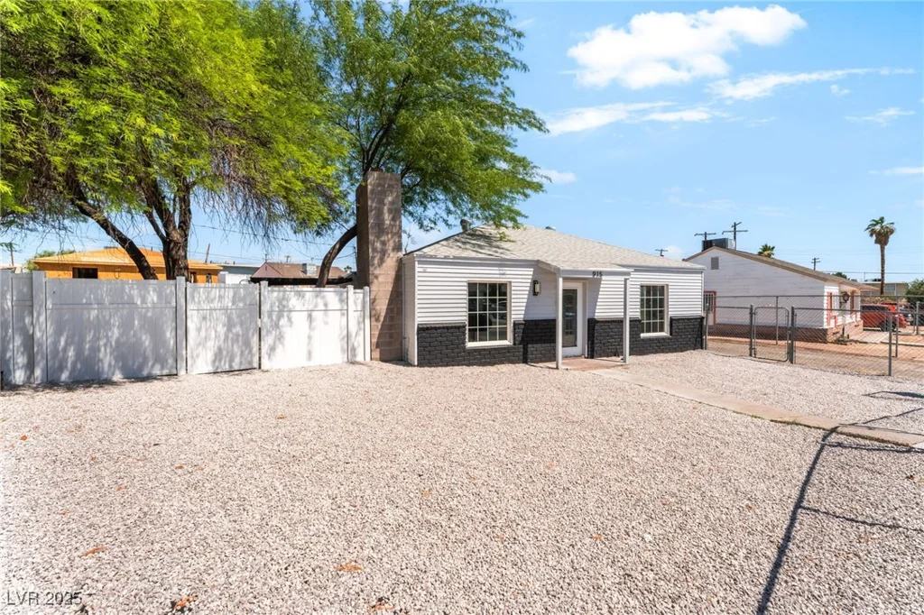 915 Melrose, Las Vegas, NV 89101