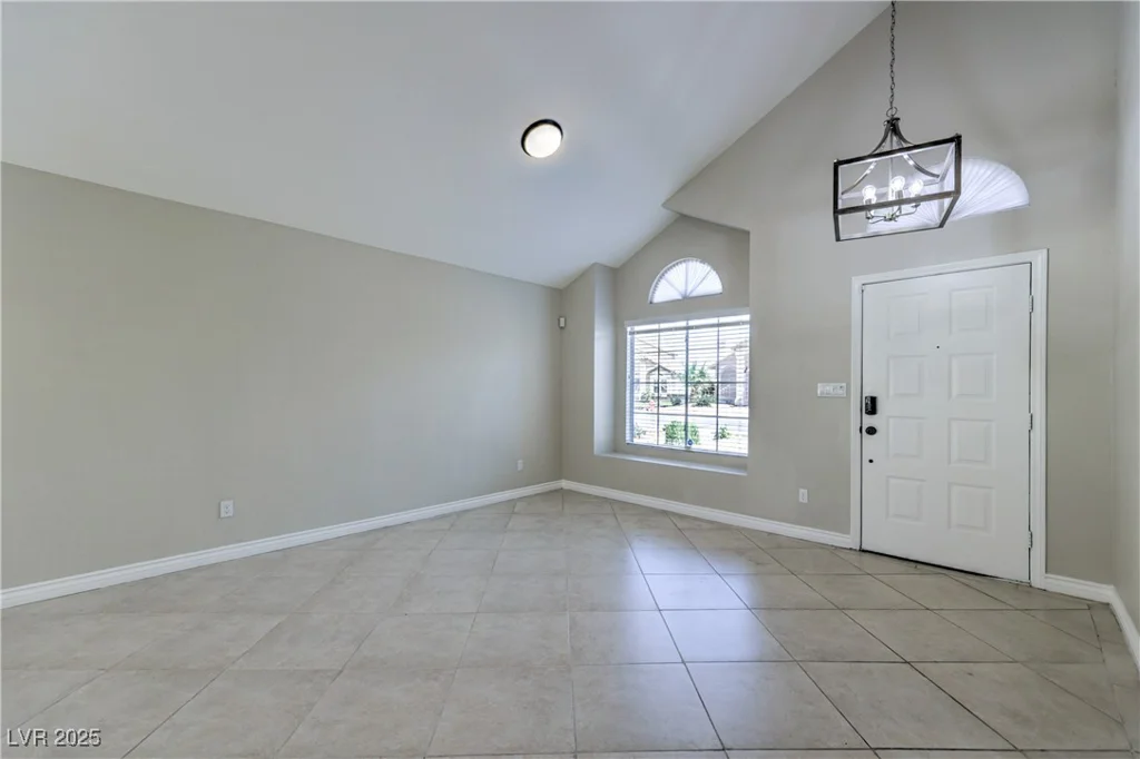 7633 Raven Hills, Las Vegas, NV 89149