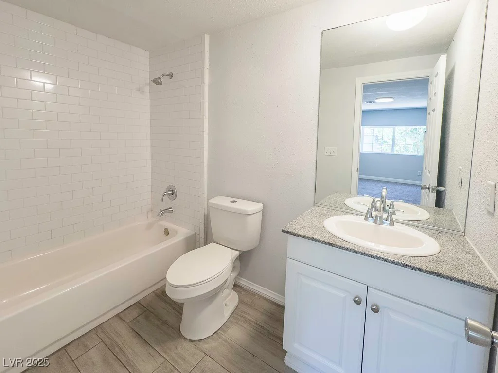 2713 Valley, Las Vegas, NV 89101