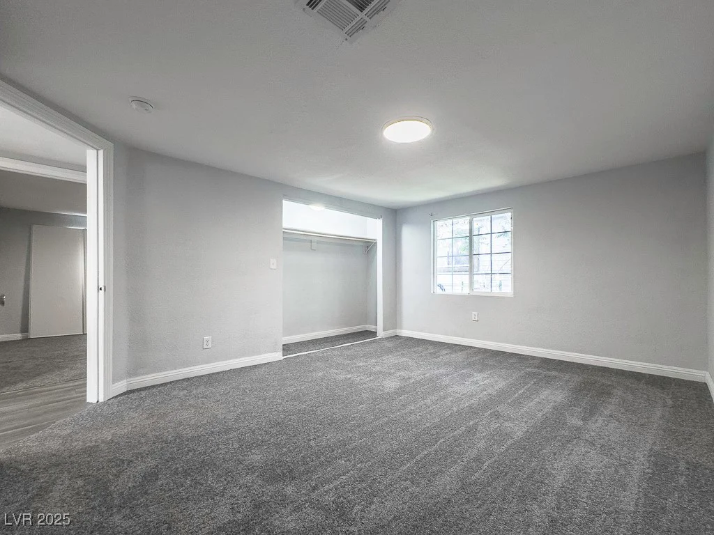 2713 Valley, Las Vegas, NV 89101