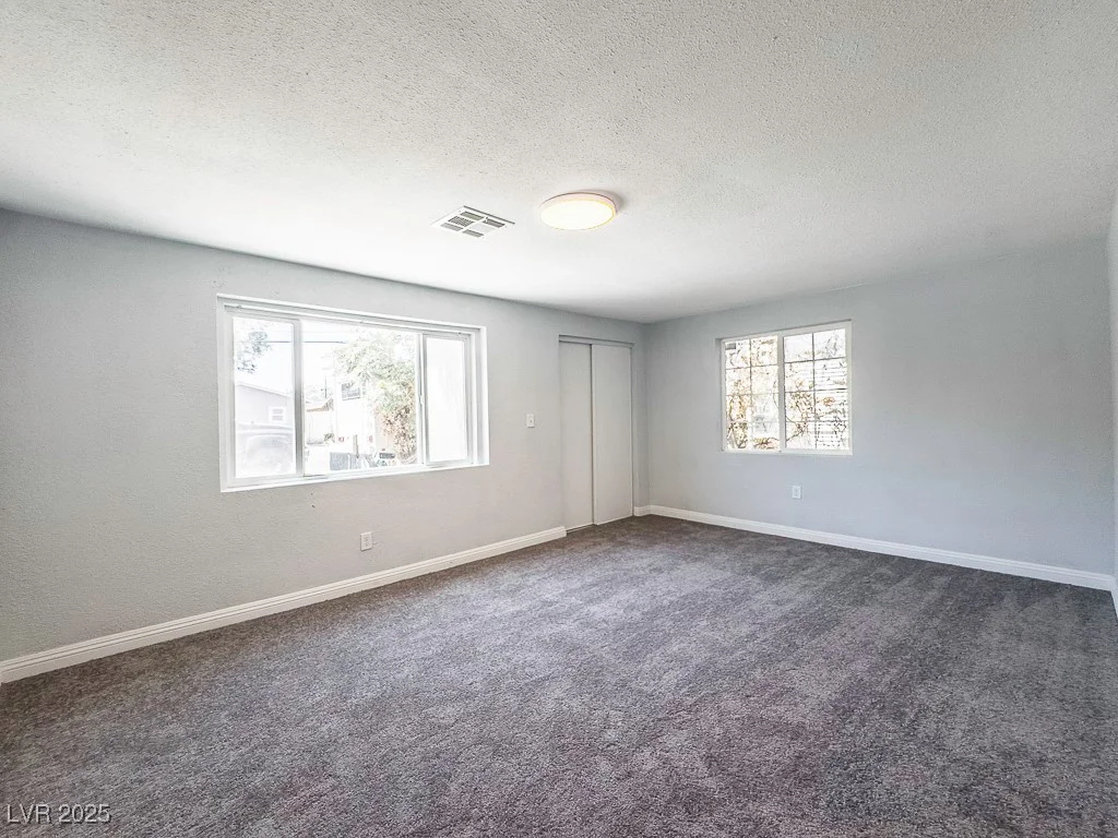 2713 Valley, Las Vegas, NV 89101