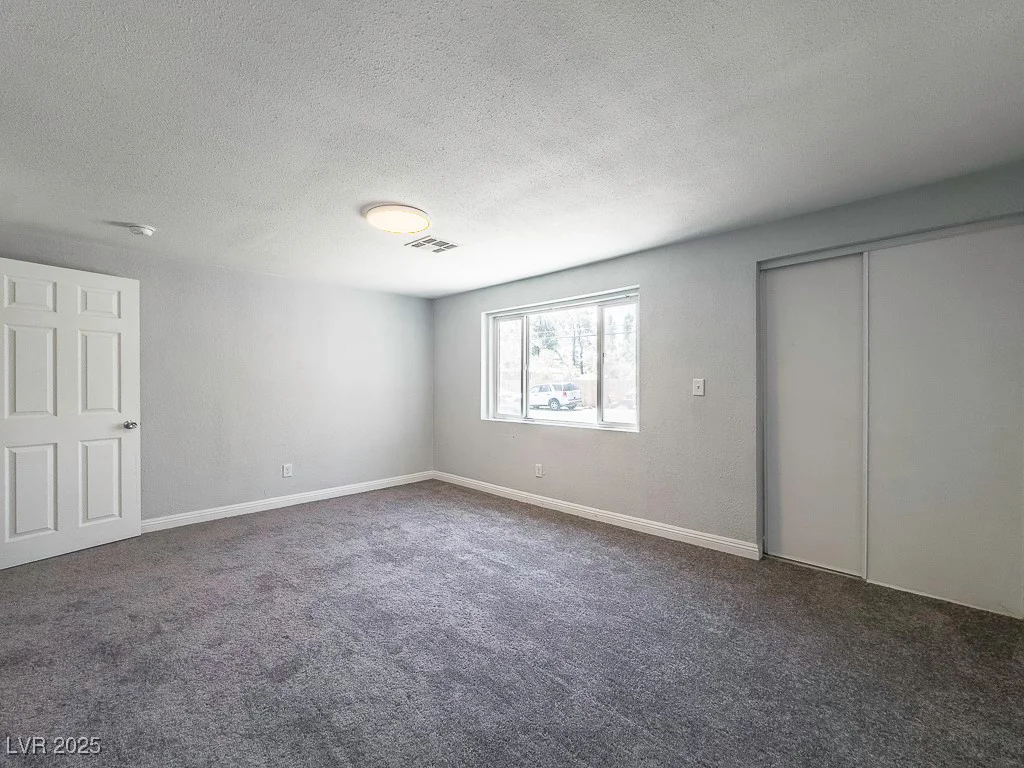 2713 Valley, Las Vegas, NV 89101