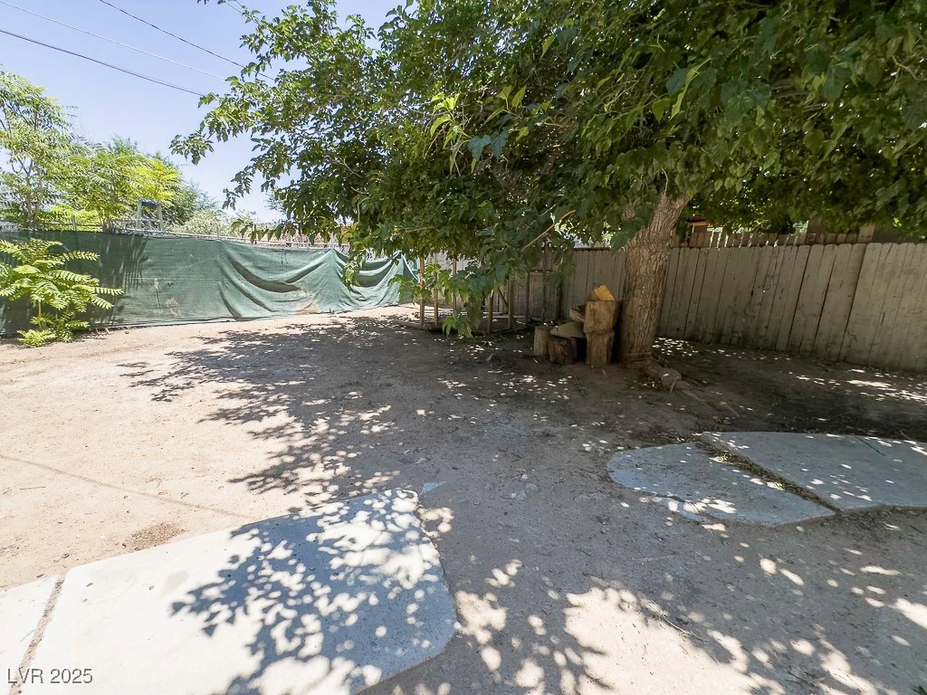 2713 Valley, Las Vegas, NV 89101
