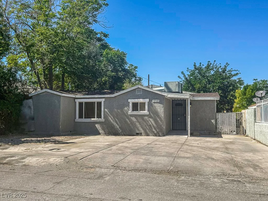 2713 Valley, Las Vegas, NV 89101