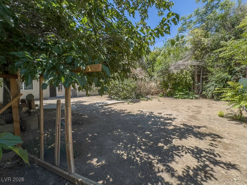 2713 Valley, Las Vegas, NV 89101