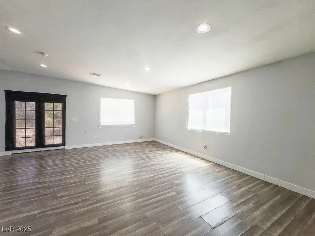 2713 Valley, Las Vegas, NV 89101