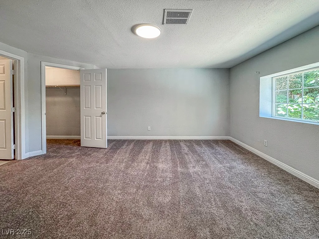 2713 Valley, Las Vegas, NV 89101