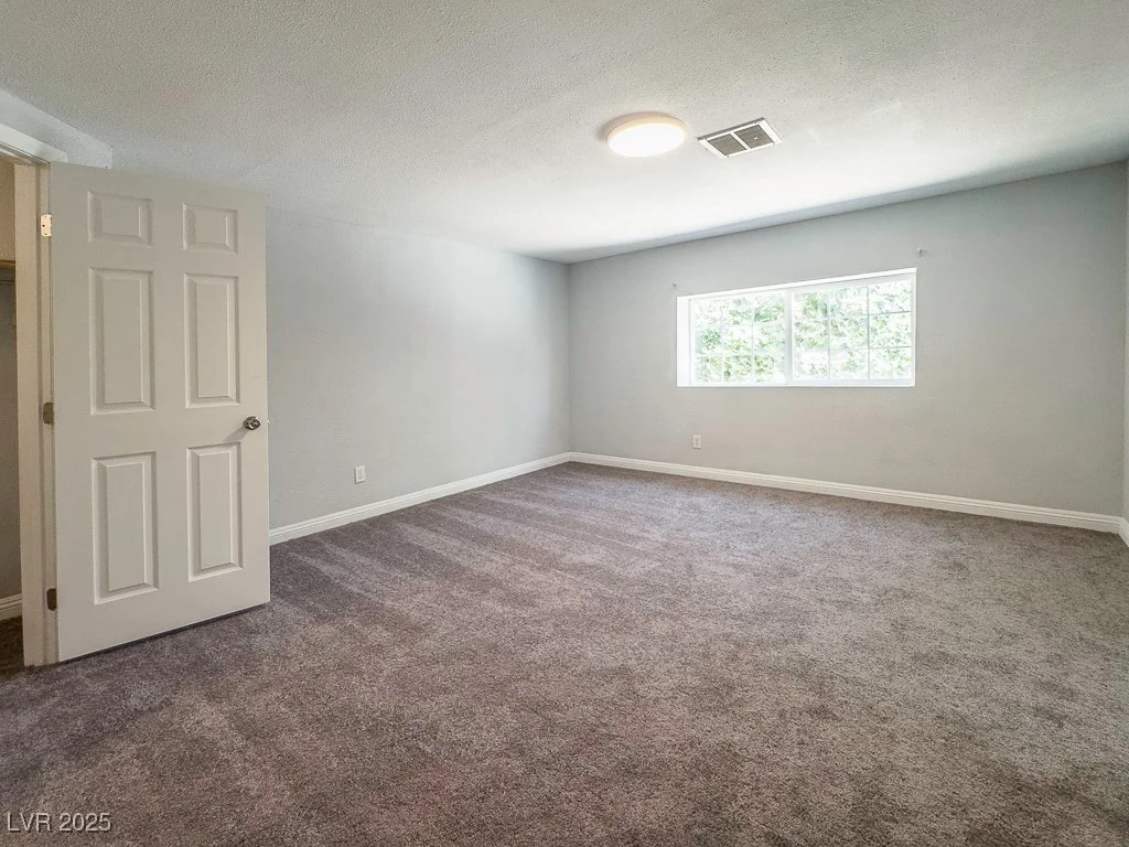 2713 Valley, Las Vegas, NV 89101