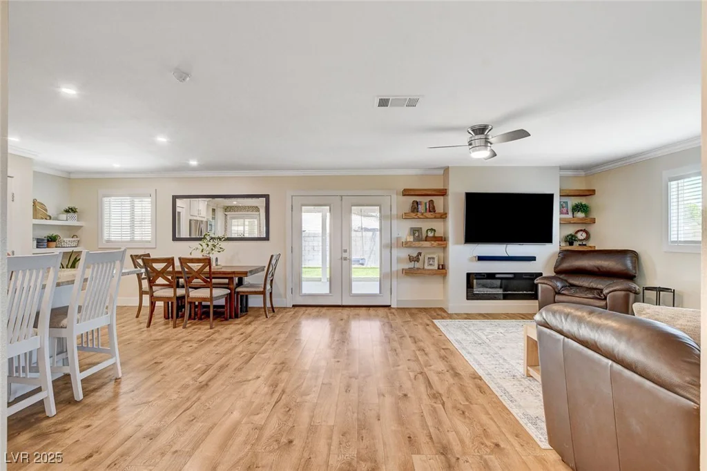 925 Alan Shepard, Las Vegas, NV 89145
